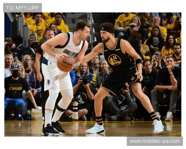 浓眉18分7篮板布泽利斯28分9篮板6助攻独行侠七人得分上双终结公牛四连胜