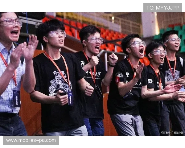 爆冷再度化身赛场英雄赛后一举动引发全网热议瞬间刷屏社交平台上